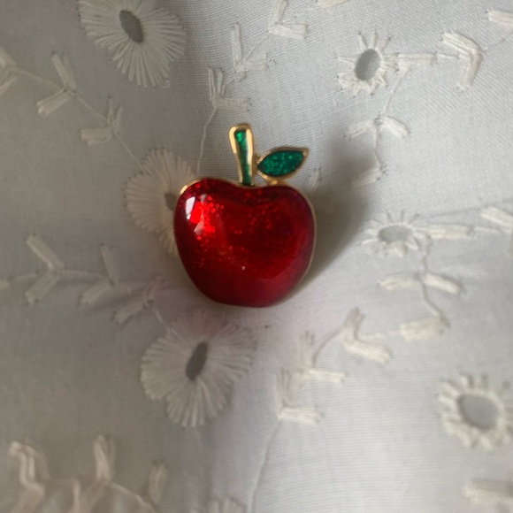 Red Apple Brooch Pin - Picture 4 of 6